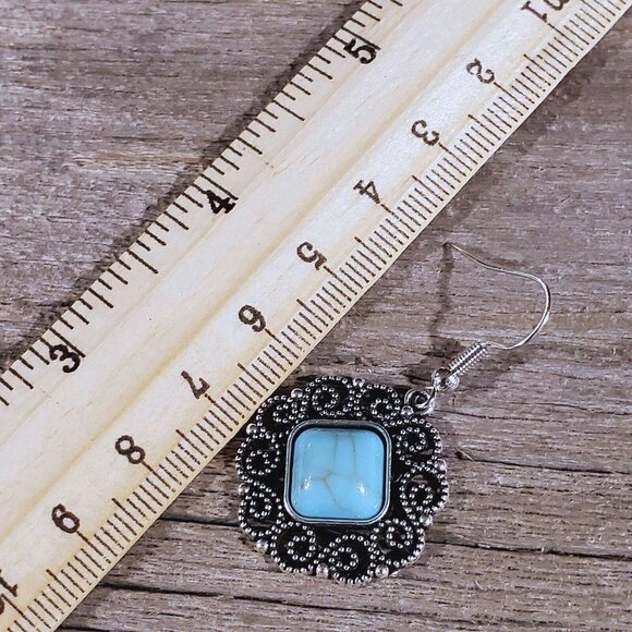 Filigree Rhombus Turquoise Blue Stone Silver Chain Necklace - Picture 4 of 4